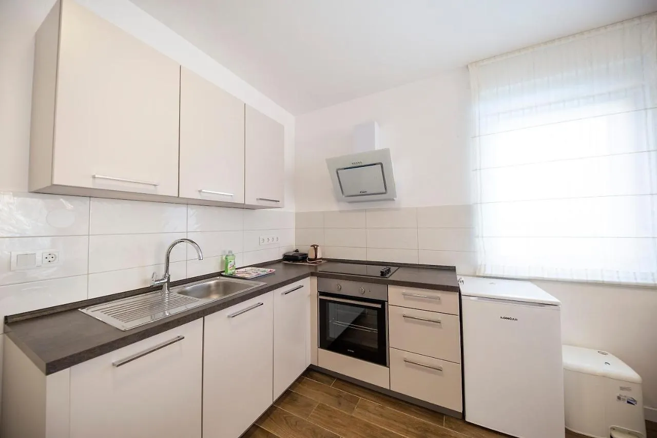 Апартаменты Apartmani Tamaris Углян Хорватия